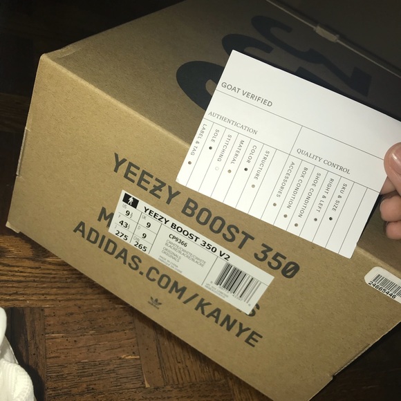 Yeezy 350 v2 cream NEW w/o tag - Picture 8 of 8